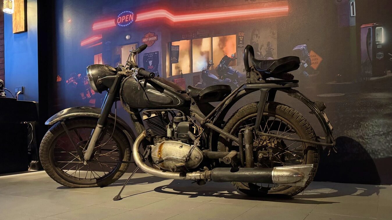 Motostiilis peosaal Tartus V8 Peosaal